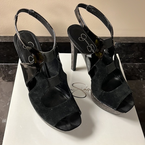 Jessica Simpson black platform heels. - Picture 5 of 12